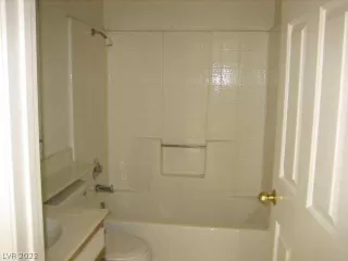 Photo #2: 2458934 Listing 