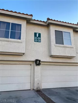 Photo #1: 2458940 Listing 