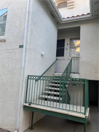 Photo #2: 2458940 Listing 