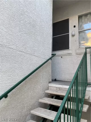 Photo #3: 2458940 Listing 