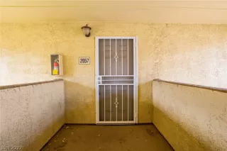 Photo #3: 2458953 Listing