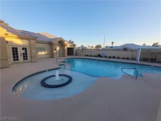 Photo #1: 2459002 Listing 