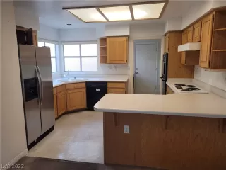 Photo #4: 2459002 Listing 