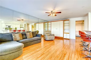 Photo #4: 2459031 Listing 