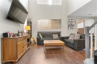 Photo #3: 2459044 Listing