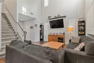 Photo #5: 2459044 Listing