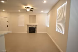 Photo #4: 2459072 Listing 