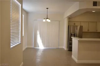 Photo #5: 2459072 Listing 