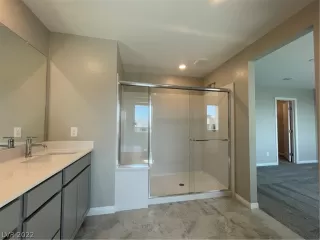 Photo #5: 2459083 Listing 