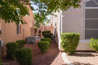 Photo #3: 2459087 Listing