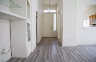 Photo #6: 2459087 Listing