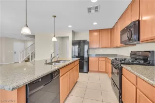 Photo #6: 2459122 Listing 