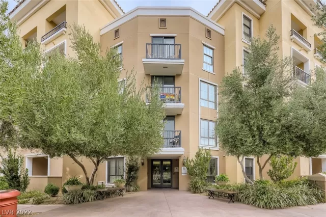 MLS: 2459130 Condo For Sale