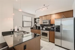 Photo #3: 2459130 Listing 