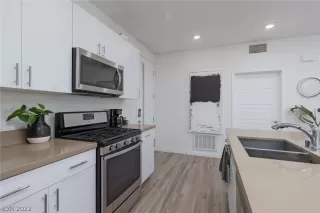 Photo #3: 2459137 Listing