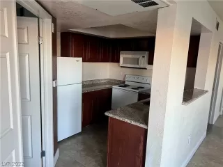 Photo #4: 2459182 Listing 