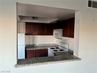 Photo #5: 2459182 Listing 