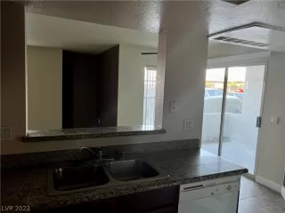 Photo #6: 2459182 Listing 