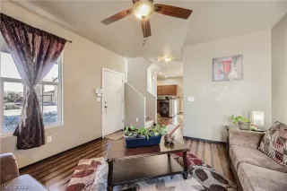 Photo #6: 2459262 Listing