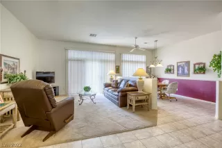 Photo #4: 2459273 Listing 