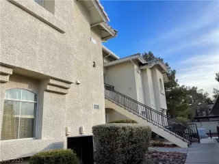 Photo #2: 2459415 Listing