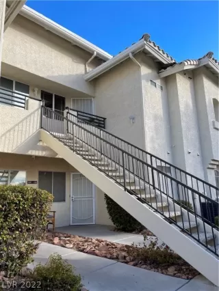 Photo #3: 2459415 Listing