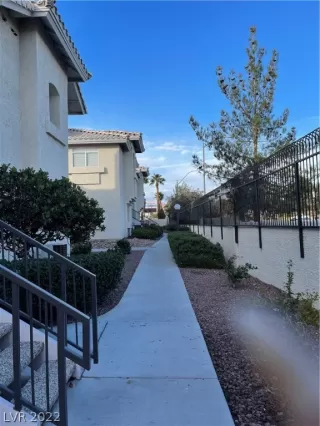 Photo #6: 2459415 Listing