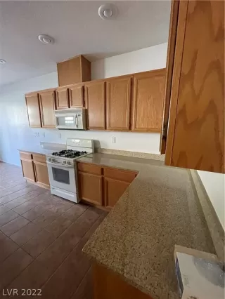 Photo #6: 2459444 Listing 