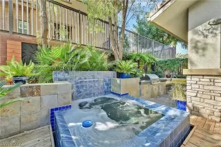 Photo #1: 2459459 Listing 