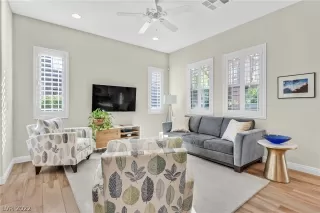 Photo #6: 2459459 Listing 