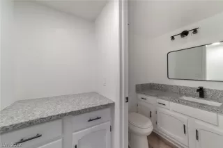 Photo #4: 2459480 Listing
