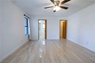 Photo #4: 2459481 Listing 