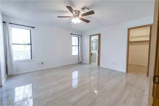 Photo #5: 2459481 Listing 