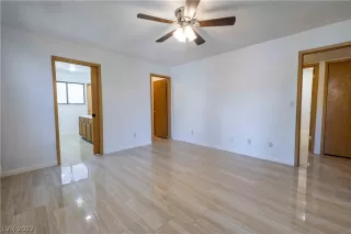 Photo #6: 2459481 Listing 