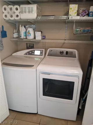 Photo #4: 2459484 Listing 