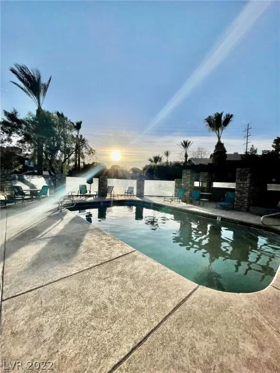 MLS: 2459494 Condo For Sale