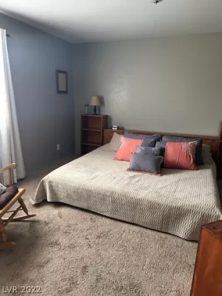 Photo #5: 2459508 Listing