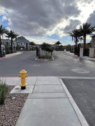 Photo #2: 2459521 Listing