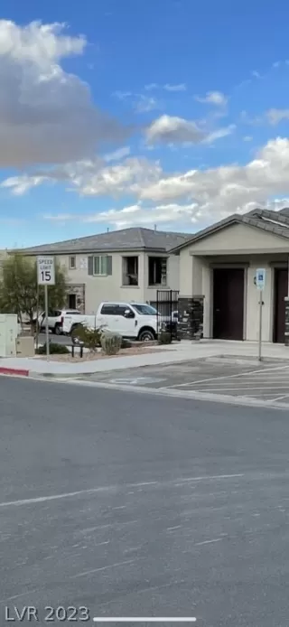 Photo #3: 2459521 Listing