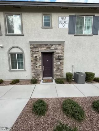 Photo #4: 2459521 Listing