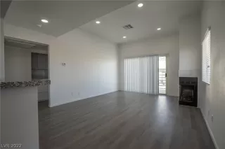 Photo #5: 2459536 Listing