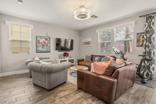 Photo #4: 2459555 Listing 