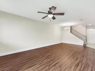 Photo #5: 2459612 Listing 