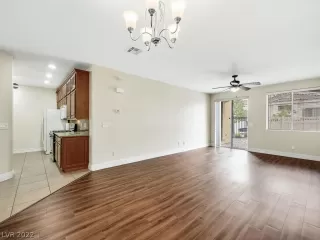 Photo #6: 2459612 Listing 