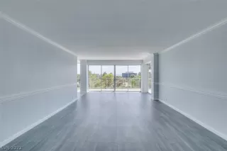 Photo #2: 2459614 Listing 