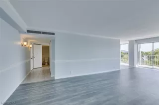 Photo #3: 2459614 Listing 