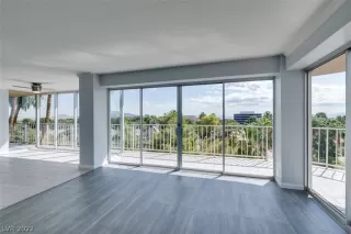 Photo #5: 2459614 Listing 