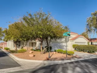 Photo #2: 2459628 Listing