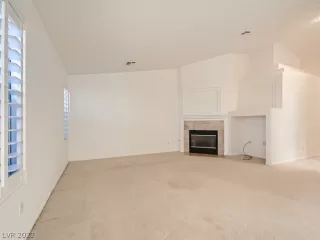 Photo #5: 2459628 Listing