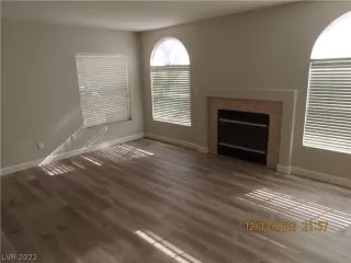 Photo #3: 2459638 Listing 